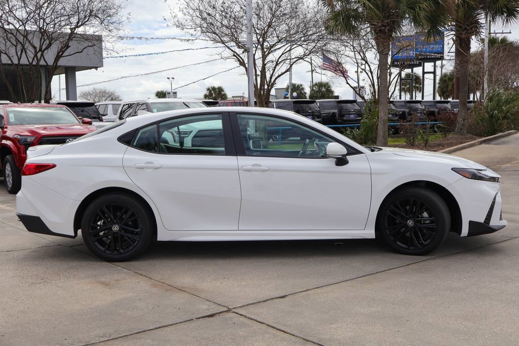 Used 2025 Toyota Camry SE FWD image 23