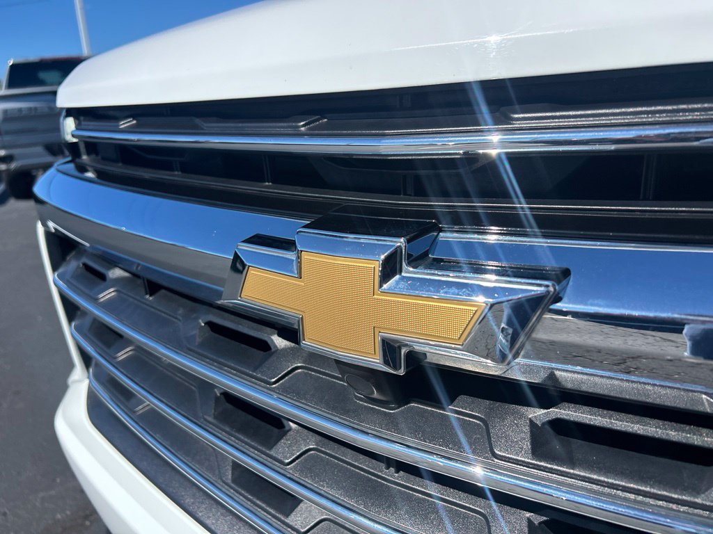 Used 2025 Chevrolet Traverse LT FWD image 10