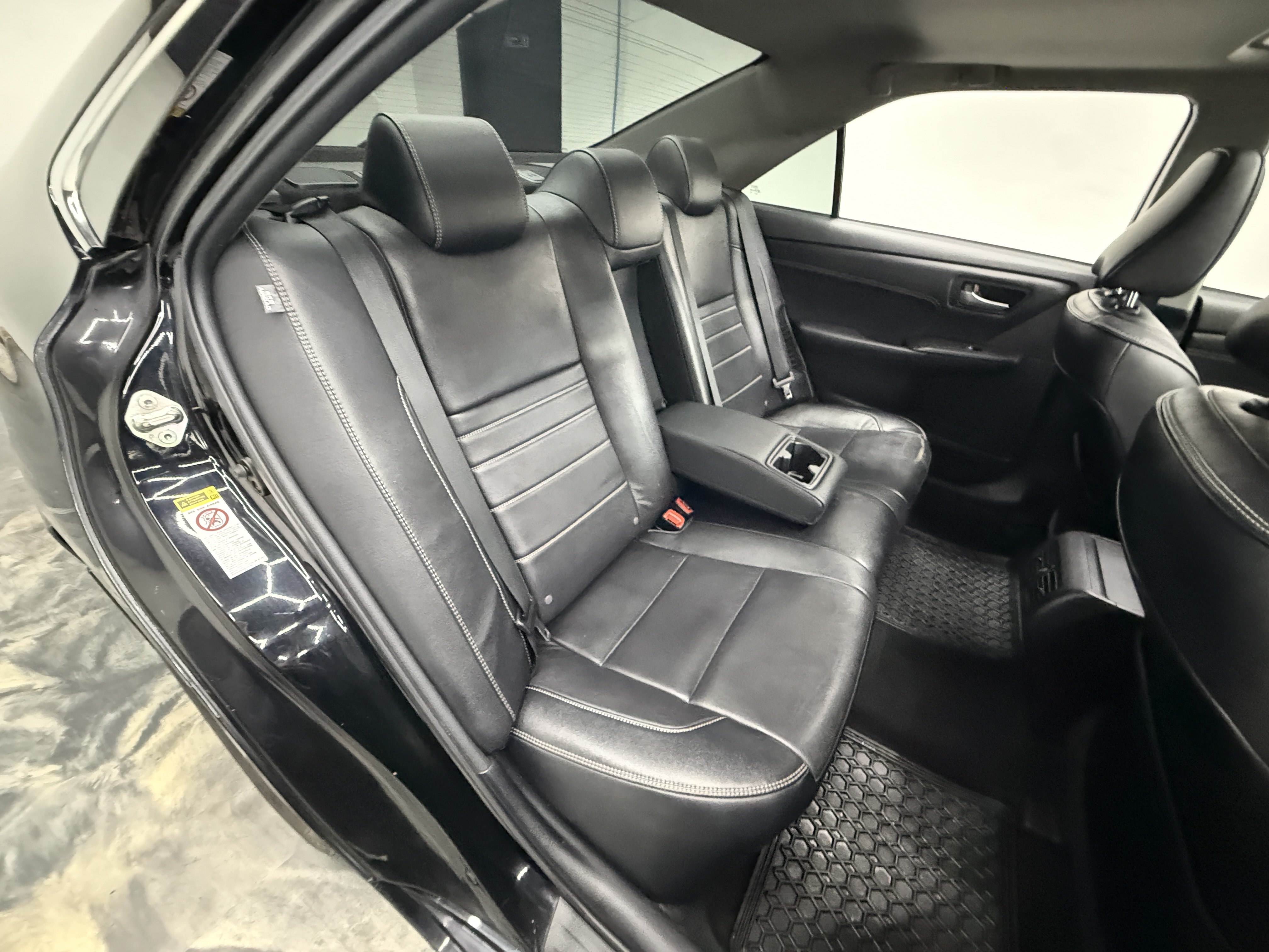 Used 2017 Toyota Camry XLE FWD image 23