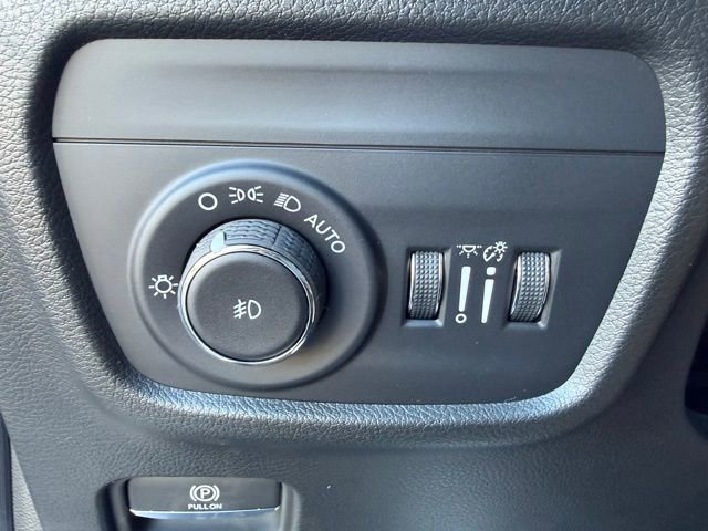 New 2025 Jeep Grand Cherokee L Limited w/ Luxury Tech Group II RWD image 13