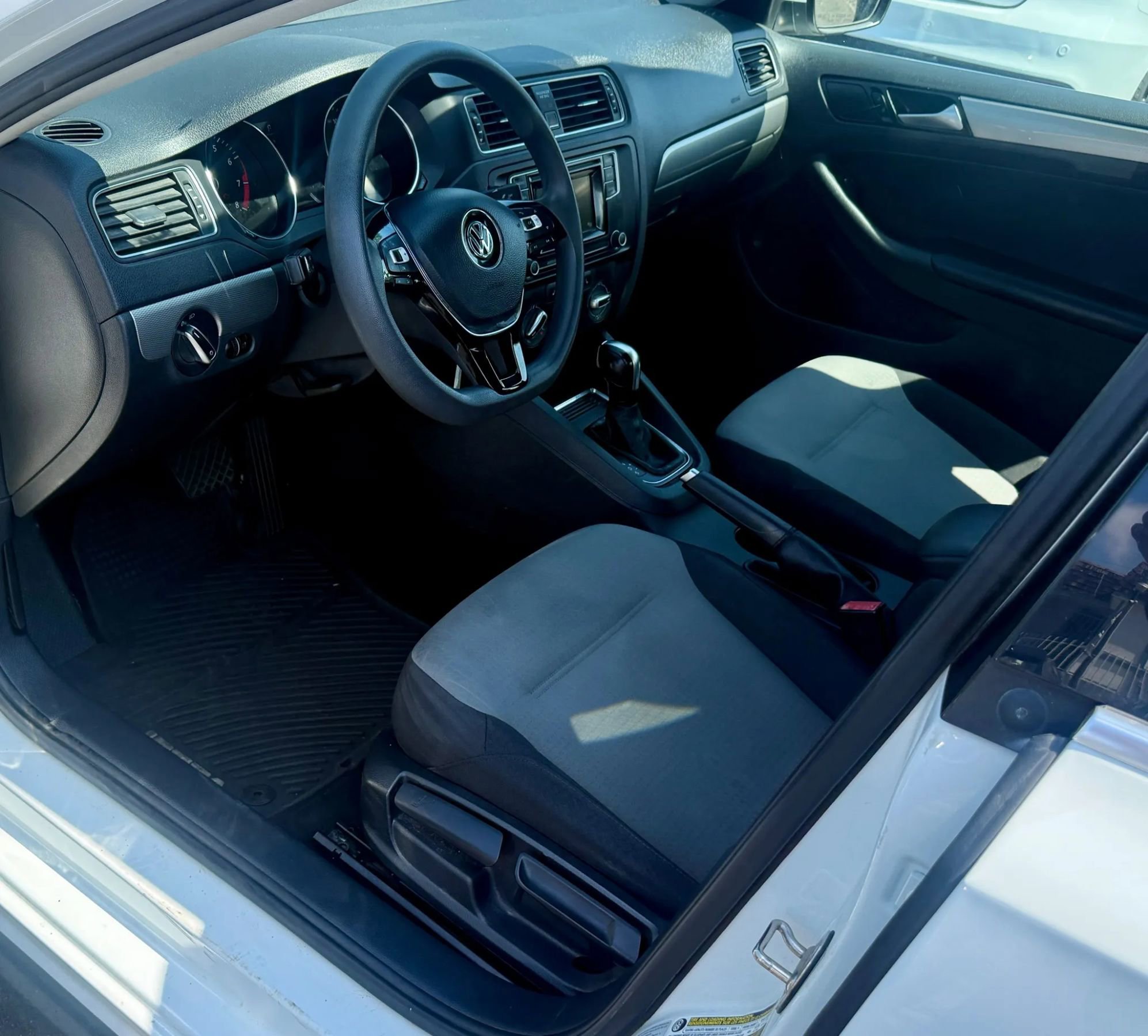 Used 2017 Volkswagen Jetta S image 12