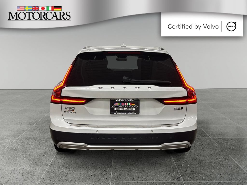 Used 2022 Volvo V90 B6 Cross Country w/ Advanced Package AWD/4WD image 4
