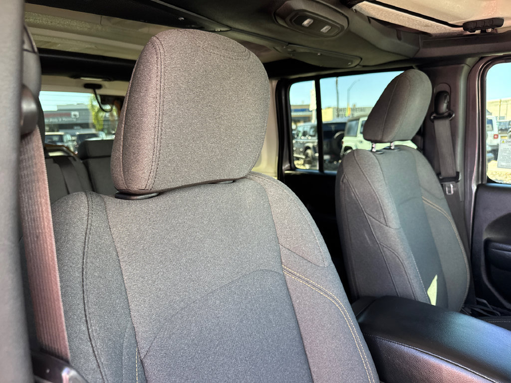 Used 2024 Jeep Wrangler Unlimited w/ Convenience Group AWD/4WD image 16