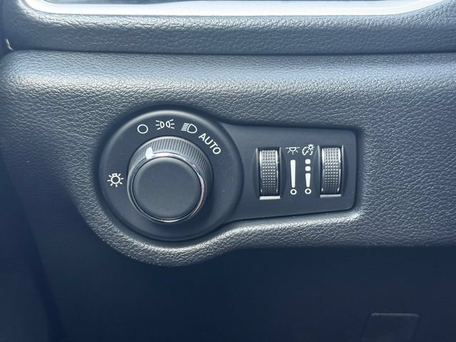 New 2027 Chrysler Pacifica Limited AWD/4WD image 24