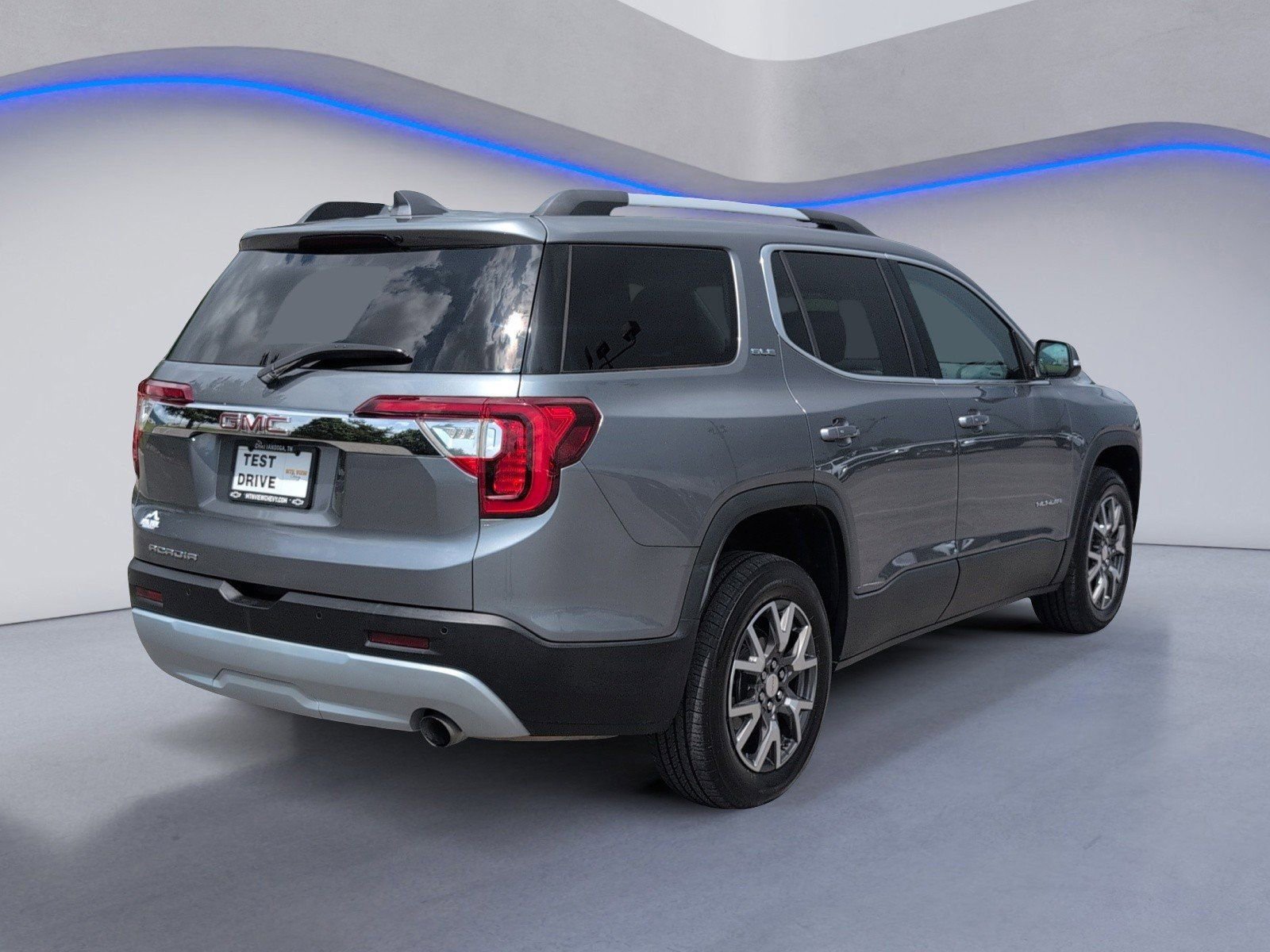 Used 2020 GMC Acadia SLE w/ Driver Convenience Package FWD image 9