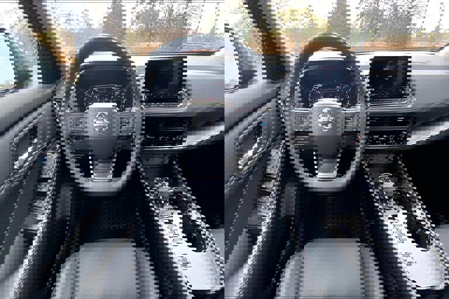 Used 2025 Nissan Rogue SV w/ SV Premium Package image 6