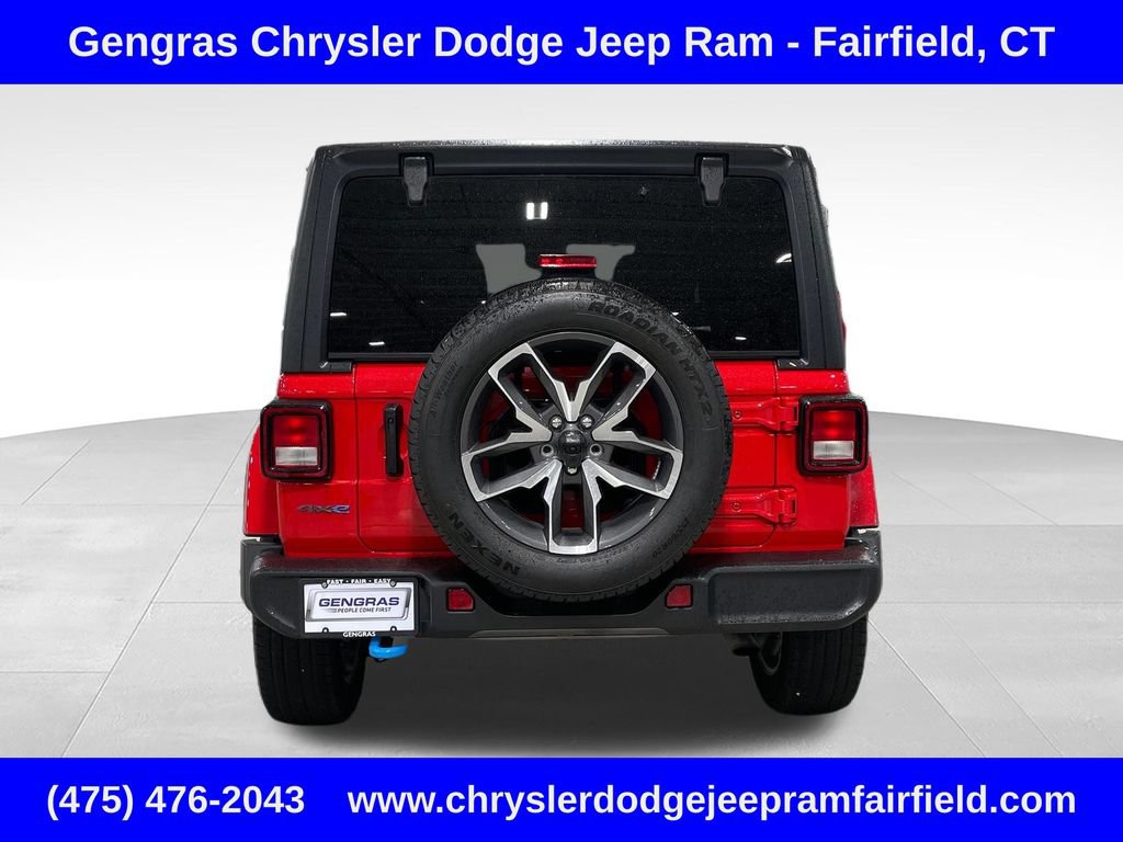 Used 2024 Jeep Wrangler Unlimited w/ Convenience Group AWD/4WD image 5