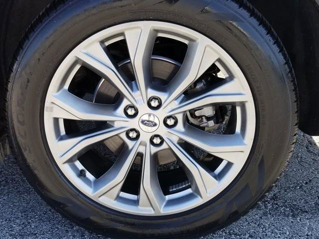 Used 2022 Ford Explorer XLT w/ Equipment Group 202A image 28