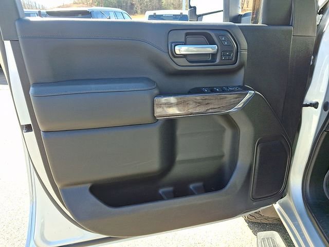 Used 2022 Chevrolet Silverado 2500 LTZ w/ LTZ Plus Package image 12