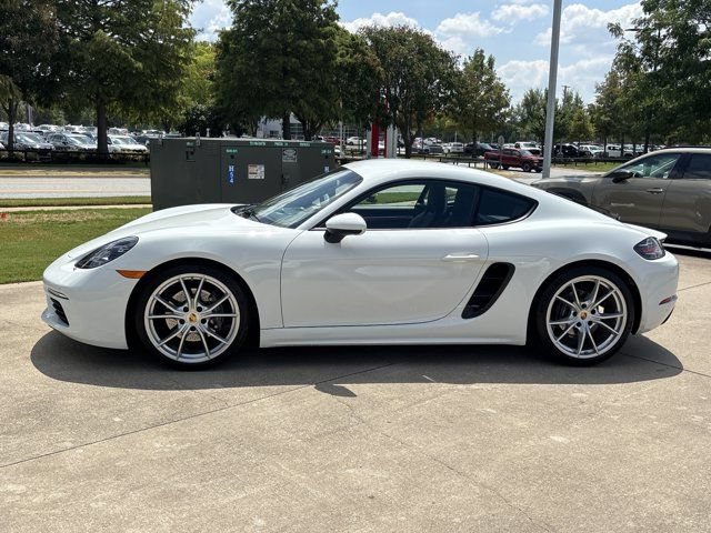 Used 2024 Porsche 718 Cayman w/ Premium Package RWD image 10