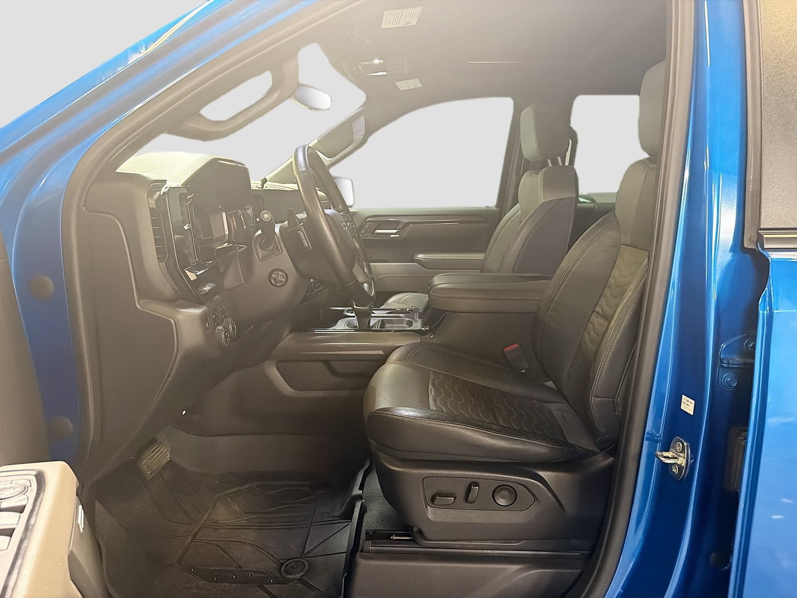 Used 2024 Chevrolet Silverado 1500 ZR2 w/ Technology Package AWD/4WD image 22