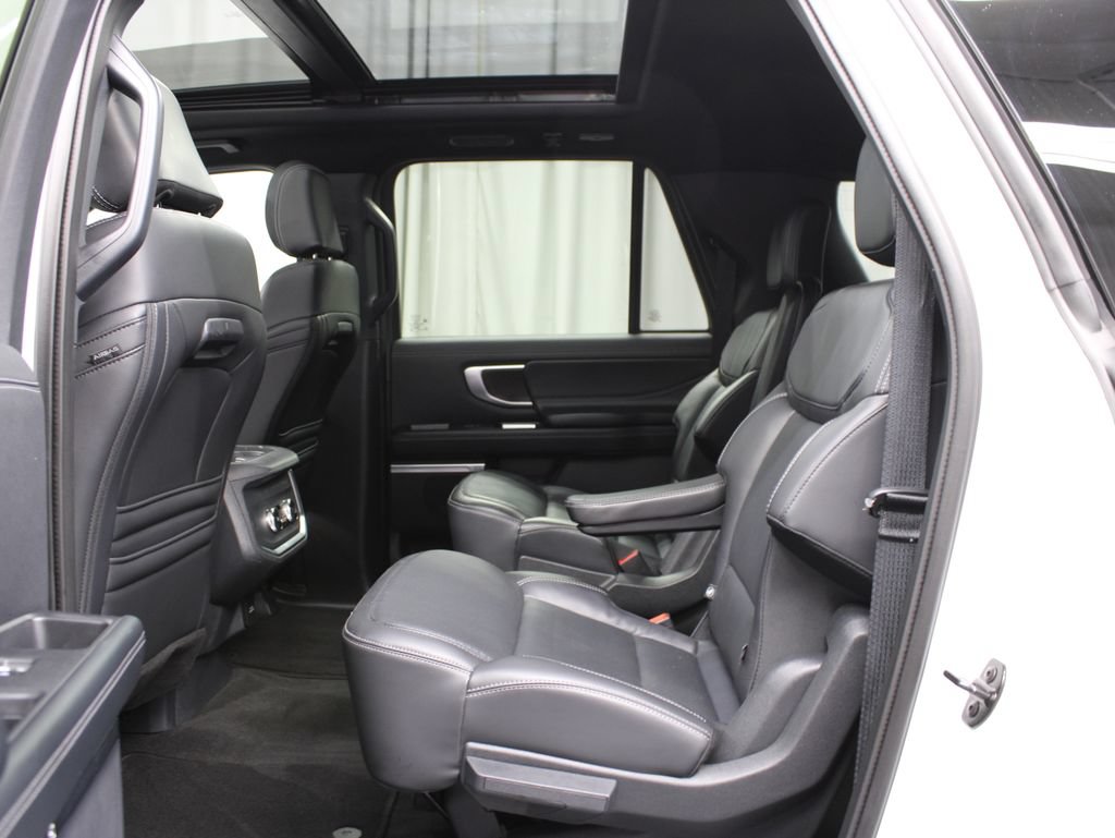 Used 2025 Ford Expedition Max Platinum w/ Stealth Appearance Package AWD/4WD image 13