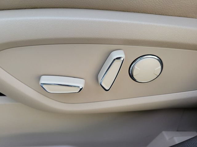 Certified 2022 Lincoln Nautilus FWD w/ Premium Package image 12