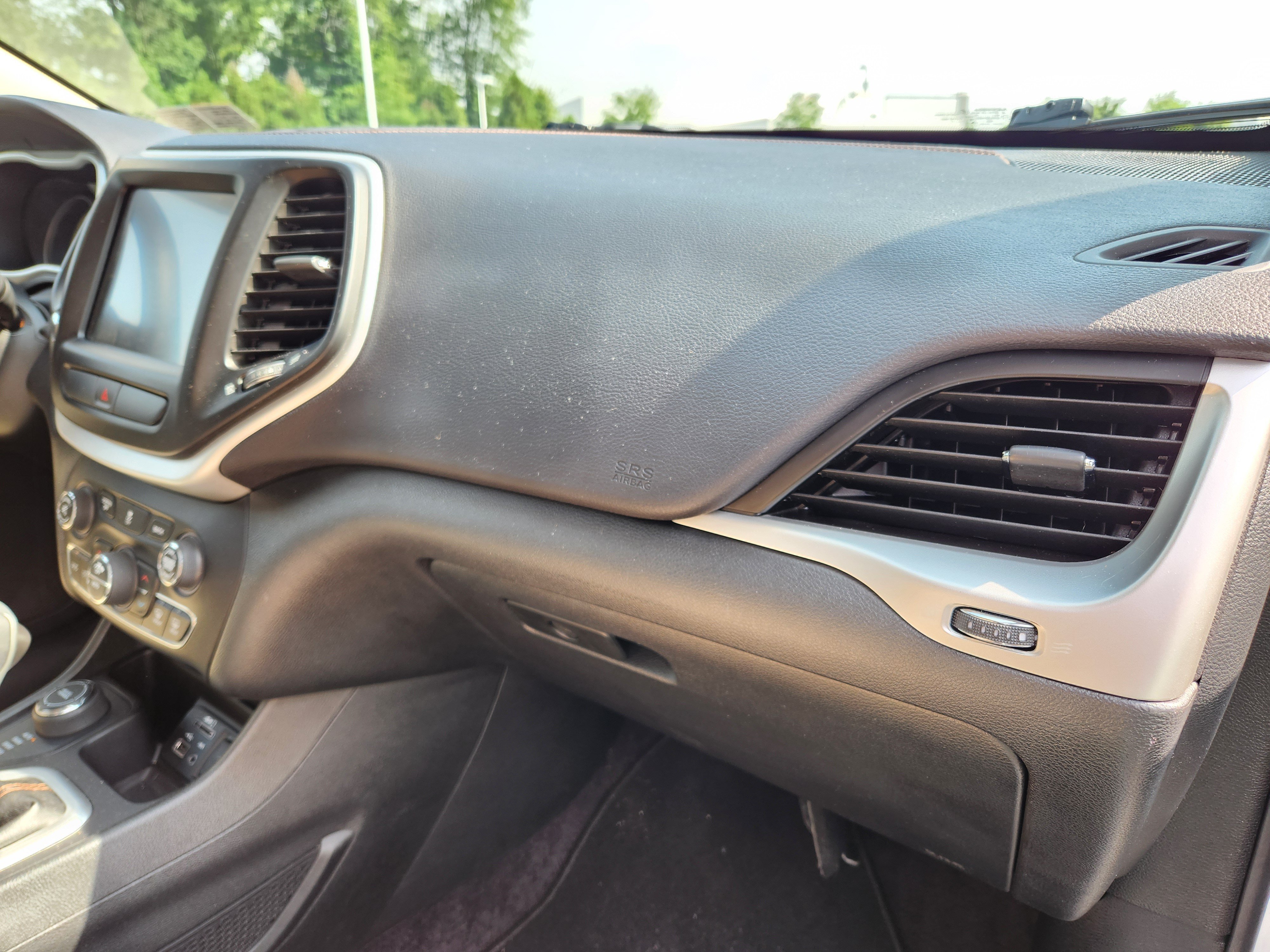 Used 2017 Jeep Cherokee Limited AWD/4WD image 17