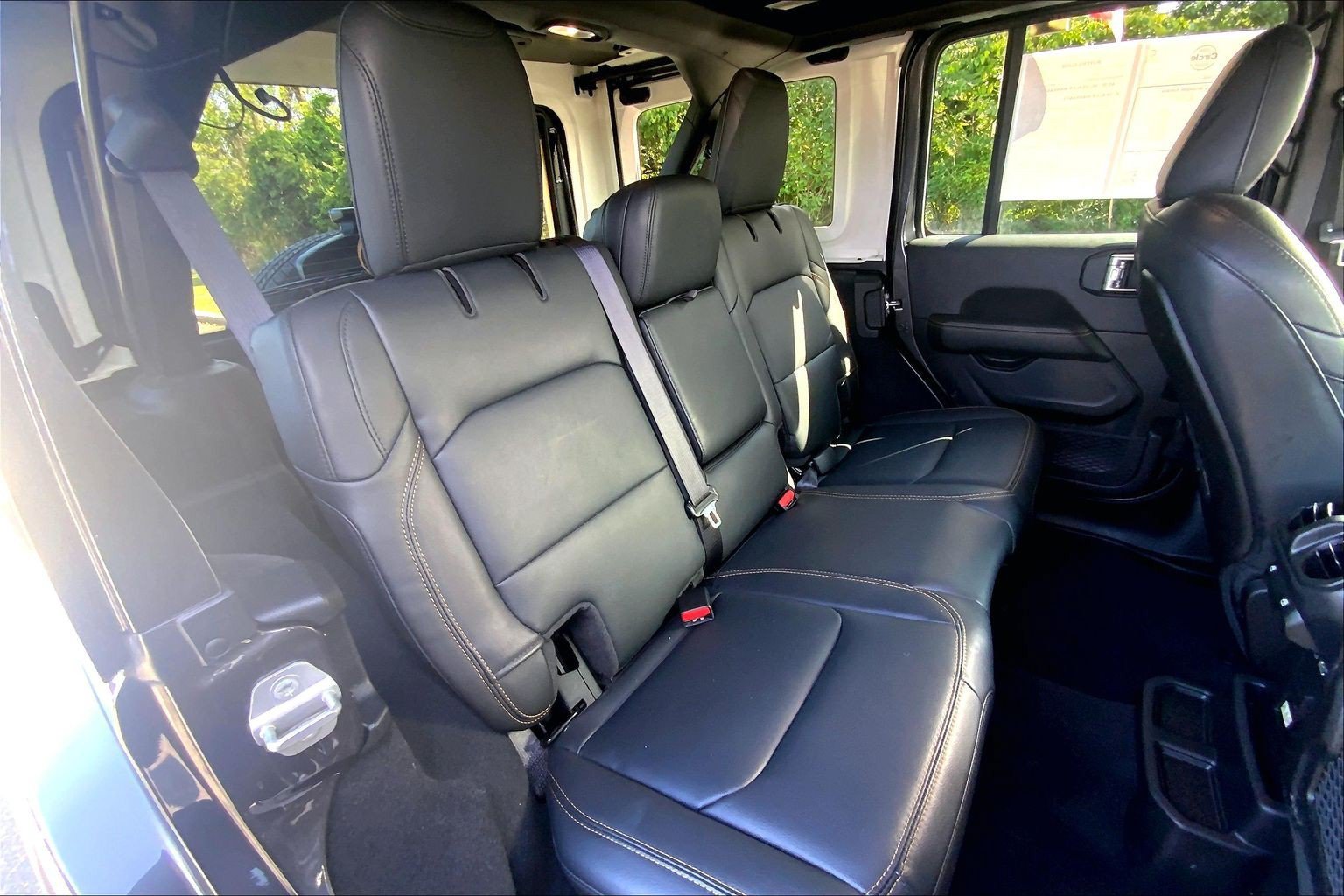 Certified 2025 Jeep Wrangler Unlimited Sahara w/ Safety Group AWD/4WD image 19