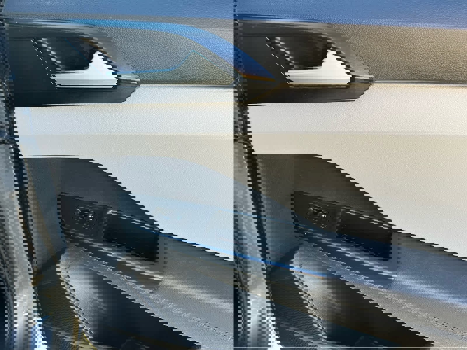 Used 2022 Volkswagen Taos S image 16