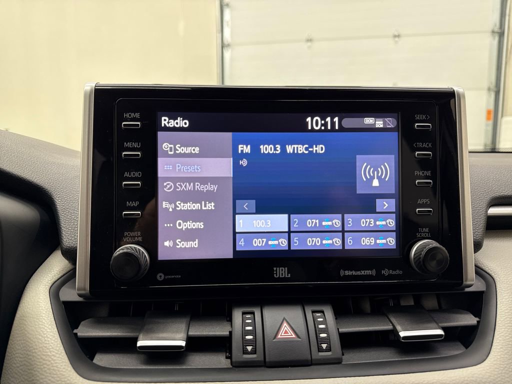 Used 2020 Toyota RAV4 XLE Premium image 19
