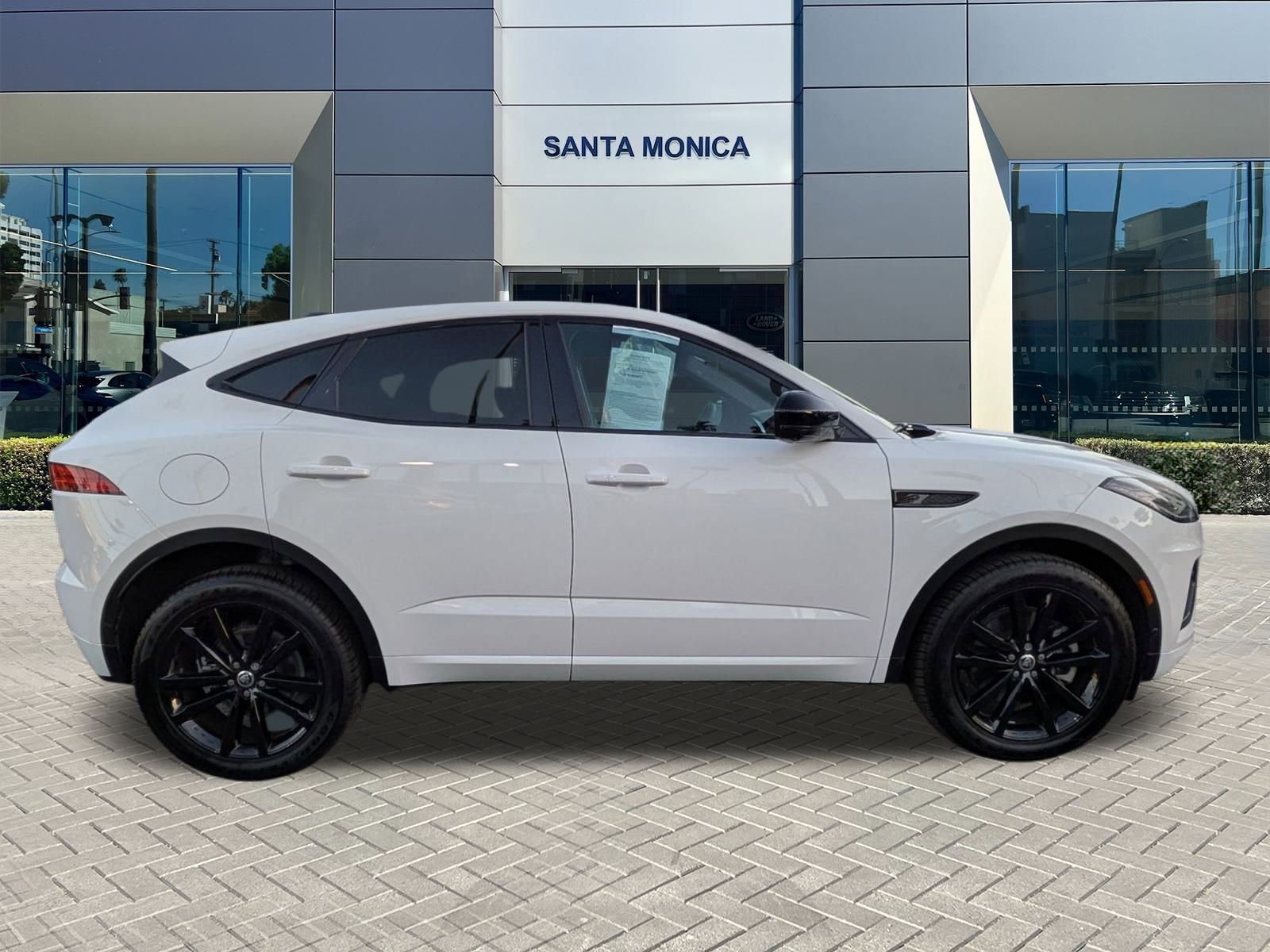 Used 2024 Jaguar E-PACE R-Dynamic SE image 4