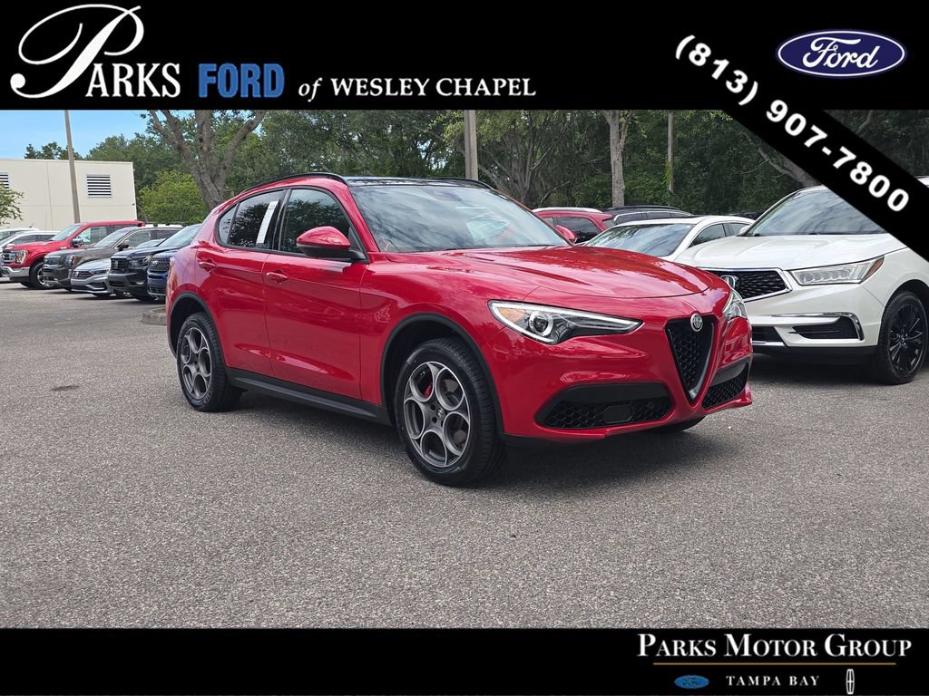 Used 2023 Alfa Romeo Stelvio Sprint RWD image 1