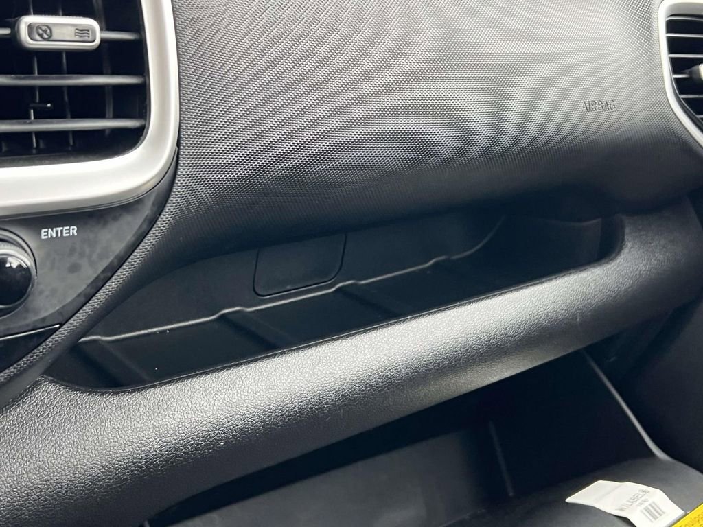 Certified 2023 Hyundai Venue SE FWD image 39