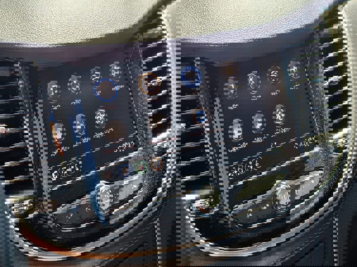 Used 2020 Chevrolet Trax LT w/ Driver Confidence Package image 29