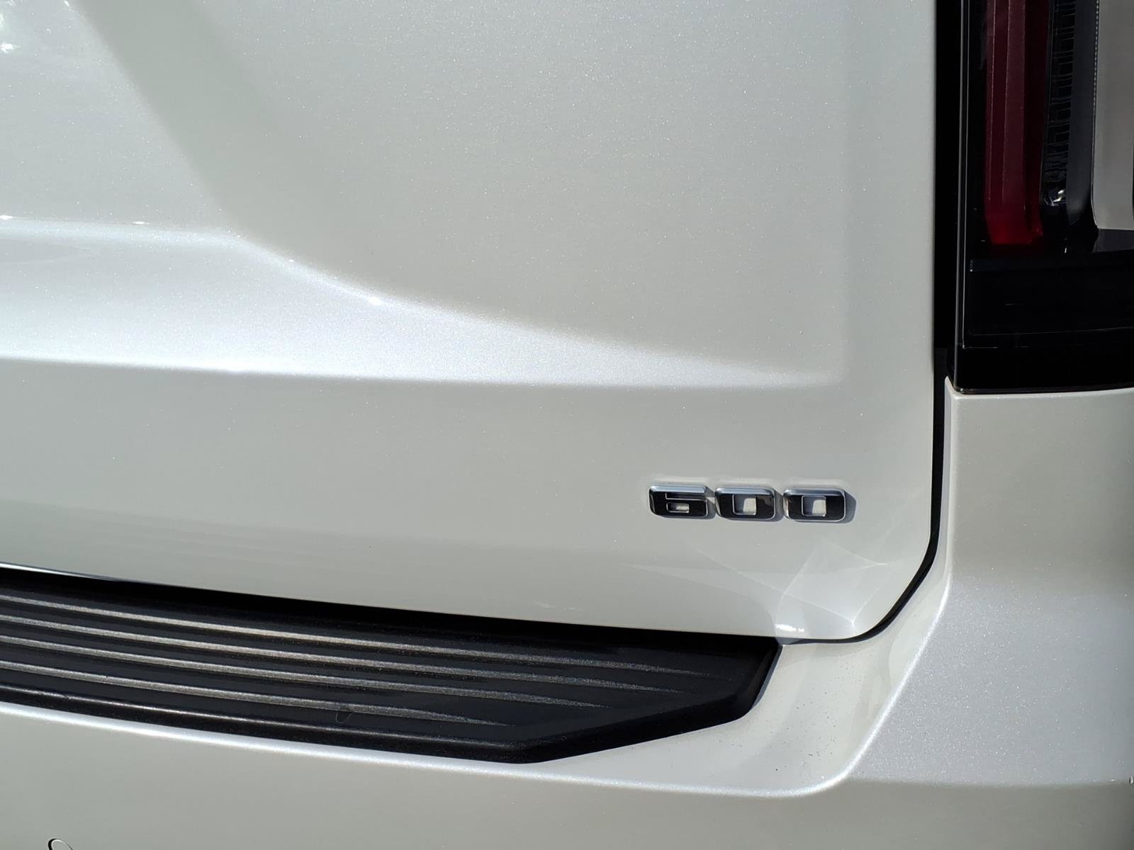 Certified 2024 Cadillac Escalade Premium Luxury w/ Performance Package AWD/4WD image 9