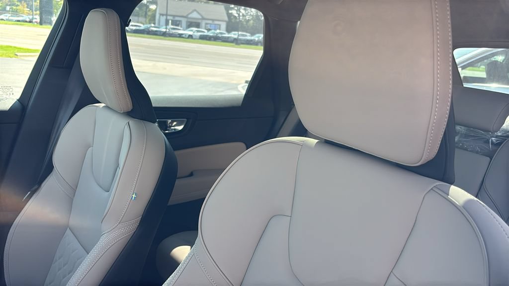 New 2026 Volvo XC60 T8 Plus w/ Protection Package Premier AWD/4WD image 24