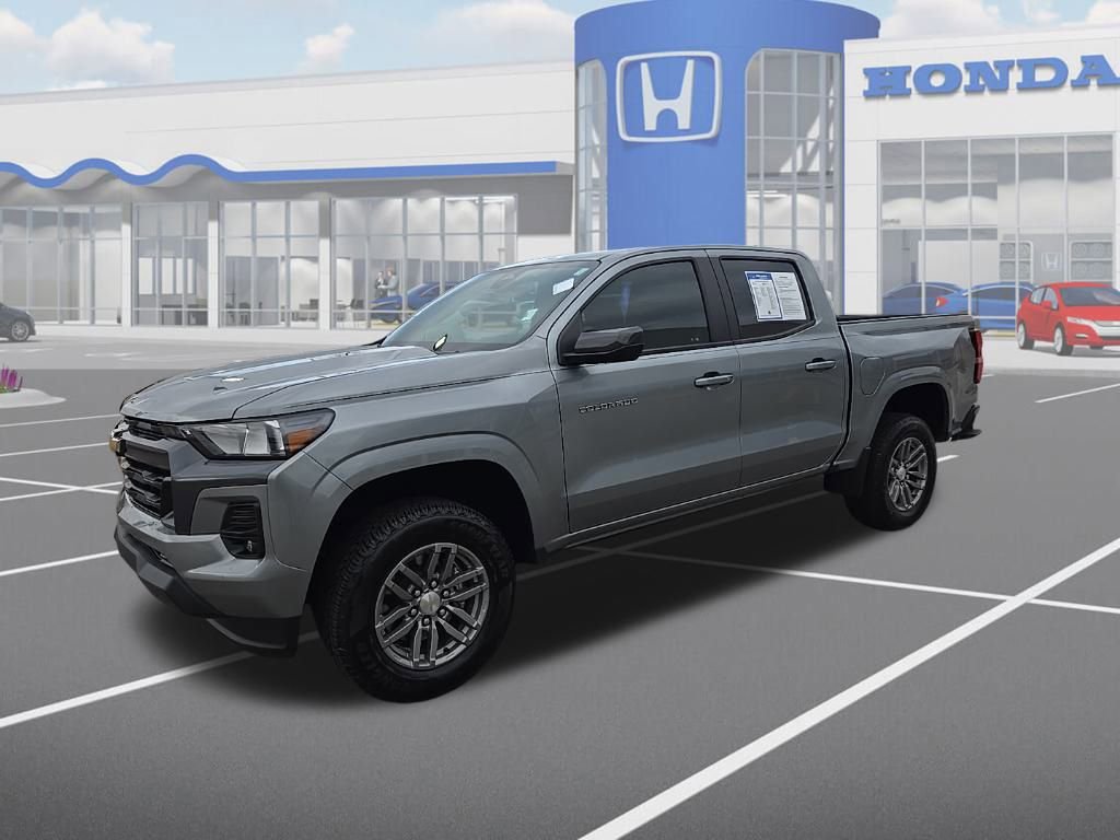 Used 2023 Chevrolet Colorado LT w/ LT Convenience Package image 3