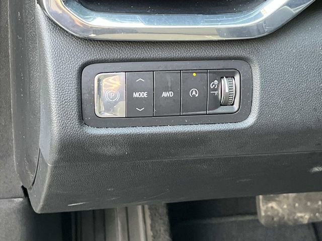 Used 2025 GMC Acadia Elevation image 29