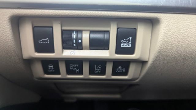 Used 2018 Subaru Outback 2.5i Premium image 32