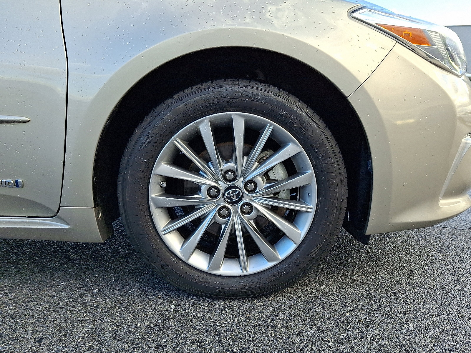 Used 2016 Toyota Avalon Limited image 12