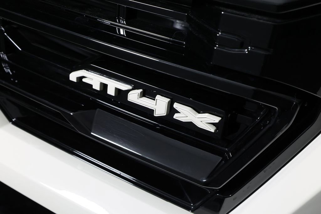 Used 2026 GMC Sierra 2500 AT4X image 43