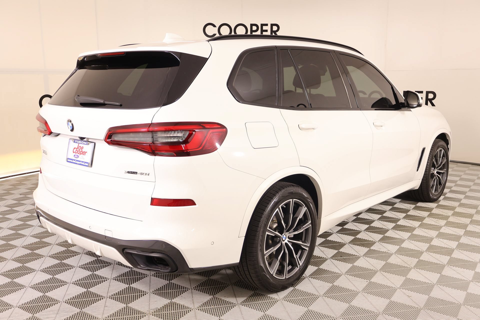 Used 2019 BMW X5 xDrive40i w/ M Sport Package AWD/4WD image 23