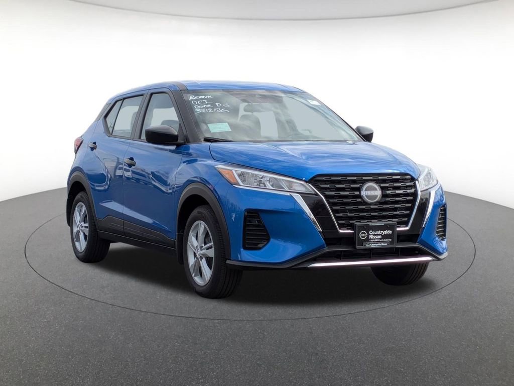 Used 2025 Nissan Kicks Play S image 3