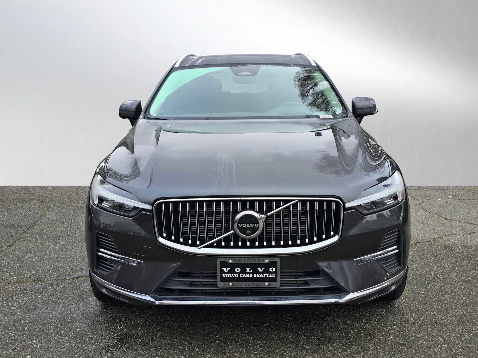 Certified 2023 Volvo XC60 T8 Ultimate w/ Climate Package image 8