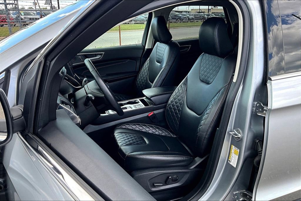 Used 2024 Ford Edge Titanium image 35