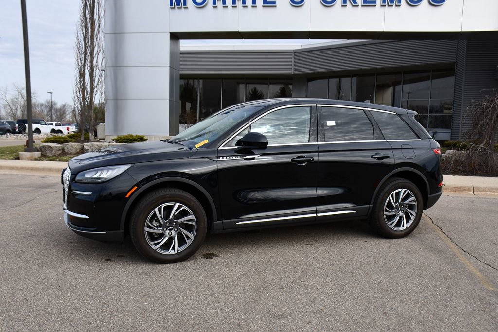 Used 2024 Lincoln Corsair Premiere image 2