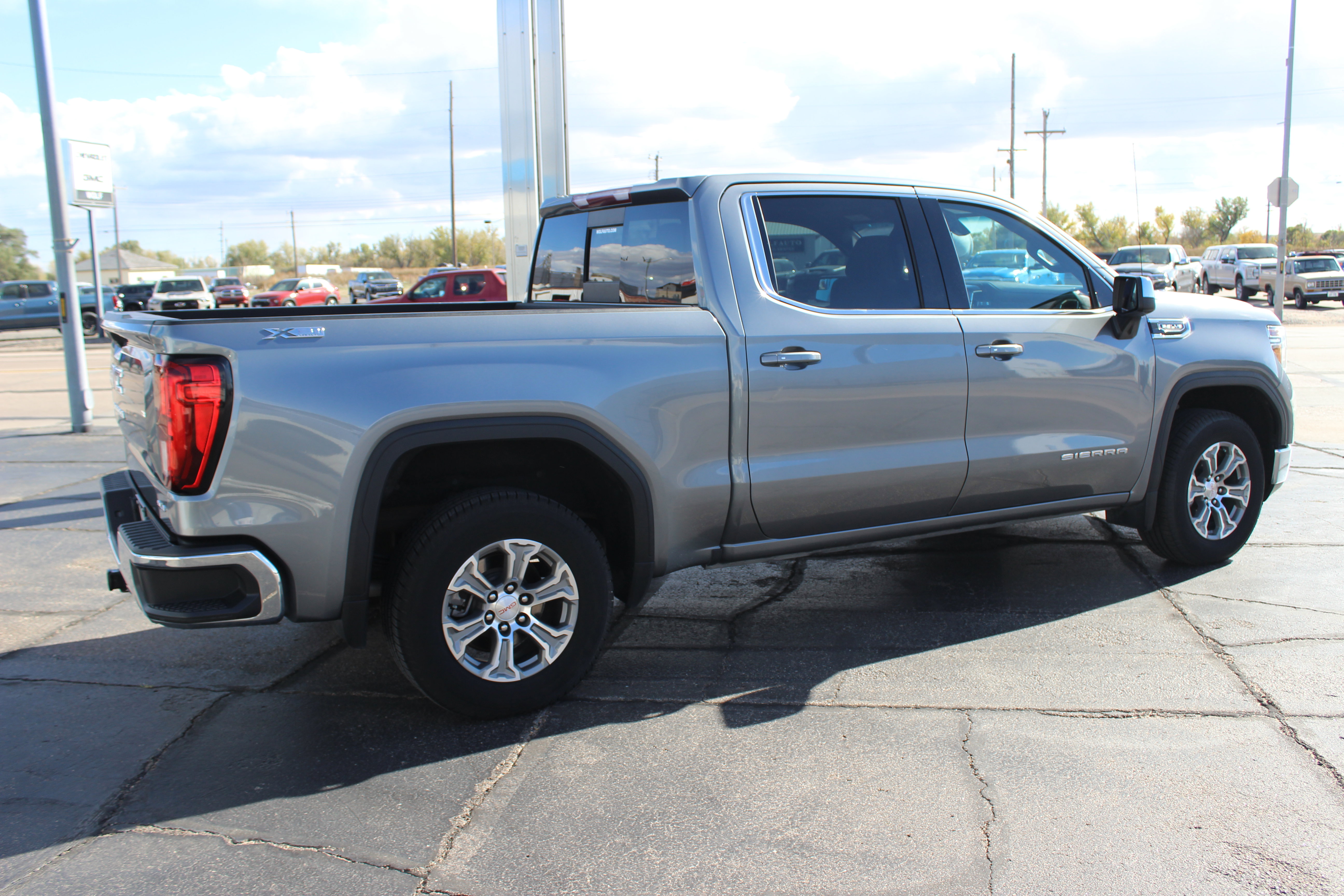 Used 2019 GMC Sierra 1500 SLE w/ SLE Value Package image 6