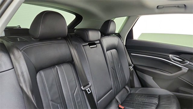 Used 2024 Audi Q8 e-tron Premium image 25