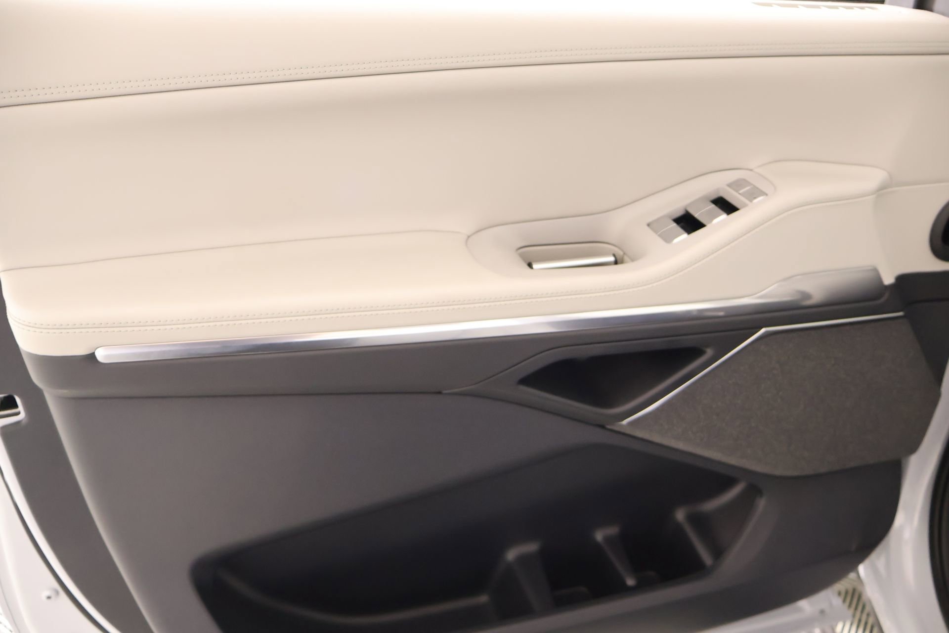 New 2026 Lincoln Navigator Reserve AWD/4WD image 18