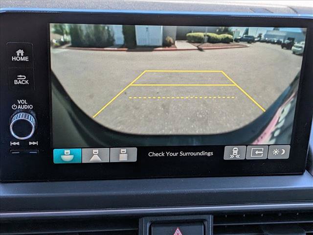 Used 2024 Honda Pilot Touring image 12