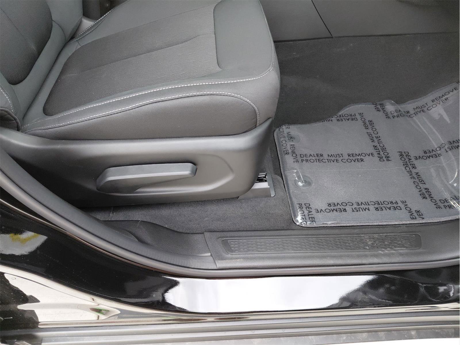 New 2025 Jeep Grand Cherokee L Laredo w/ Luxury Tech Group I AWD/4WD image 17