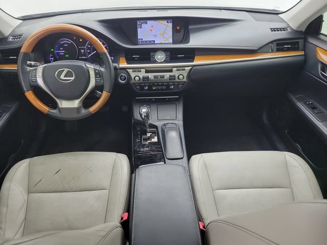 Used 2015 Lexus ES 300h w/ Navigation System Package FWD image 15