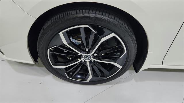 Certified 2025 Nissan Altima 2.5 SR w/ SR Premium Package FWD image 36
