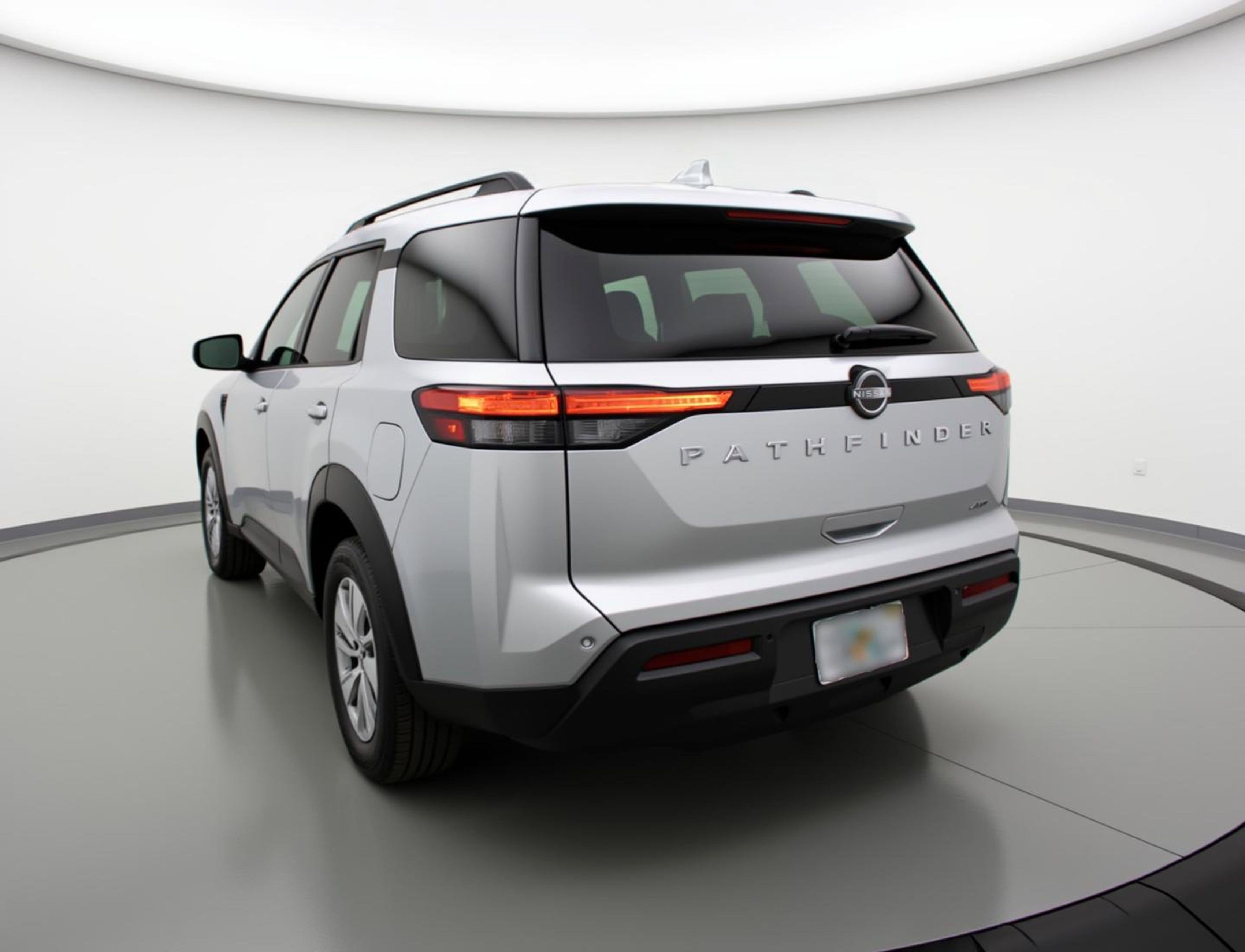 Used 2025 Nissan Pathfinder SV image 6