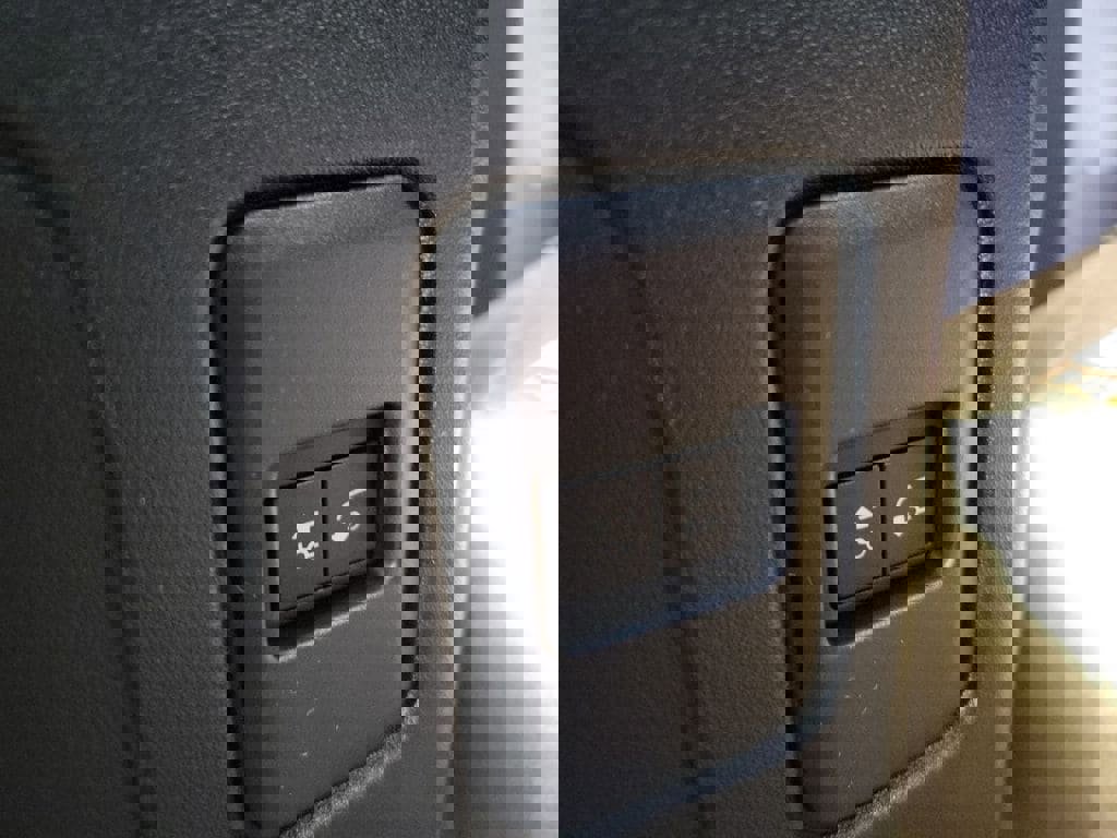 New 2026 Land Rover Defender 110 image 29