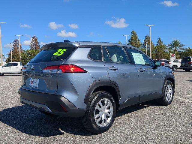 Certified 2025 Toyota Corolla Cross L FWD image 4