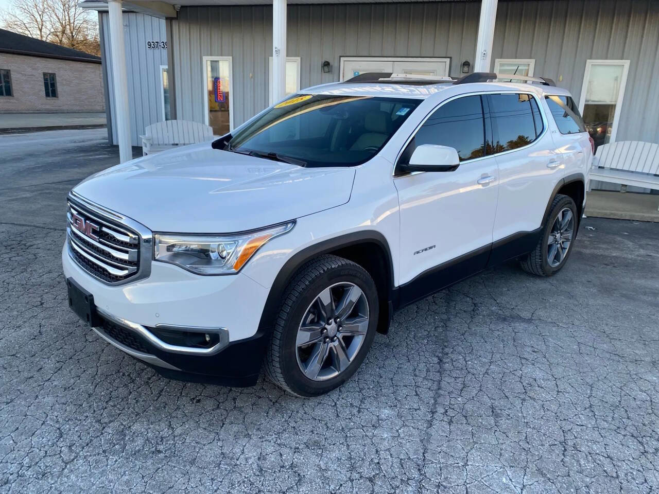 Used 2018 GMC Acadia SLT w/ LPO, Floor Liner Package image 3
