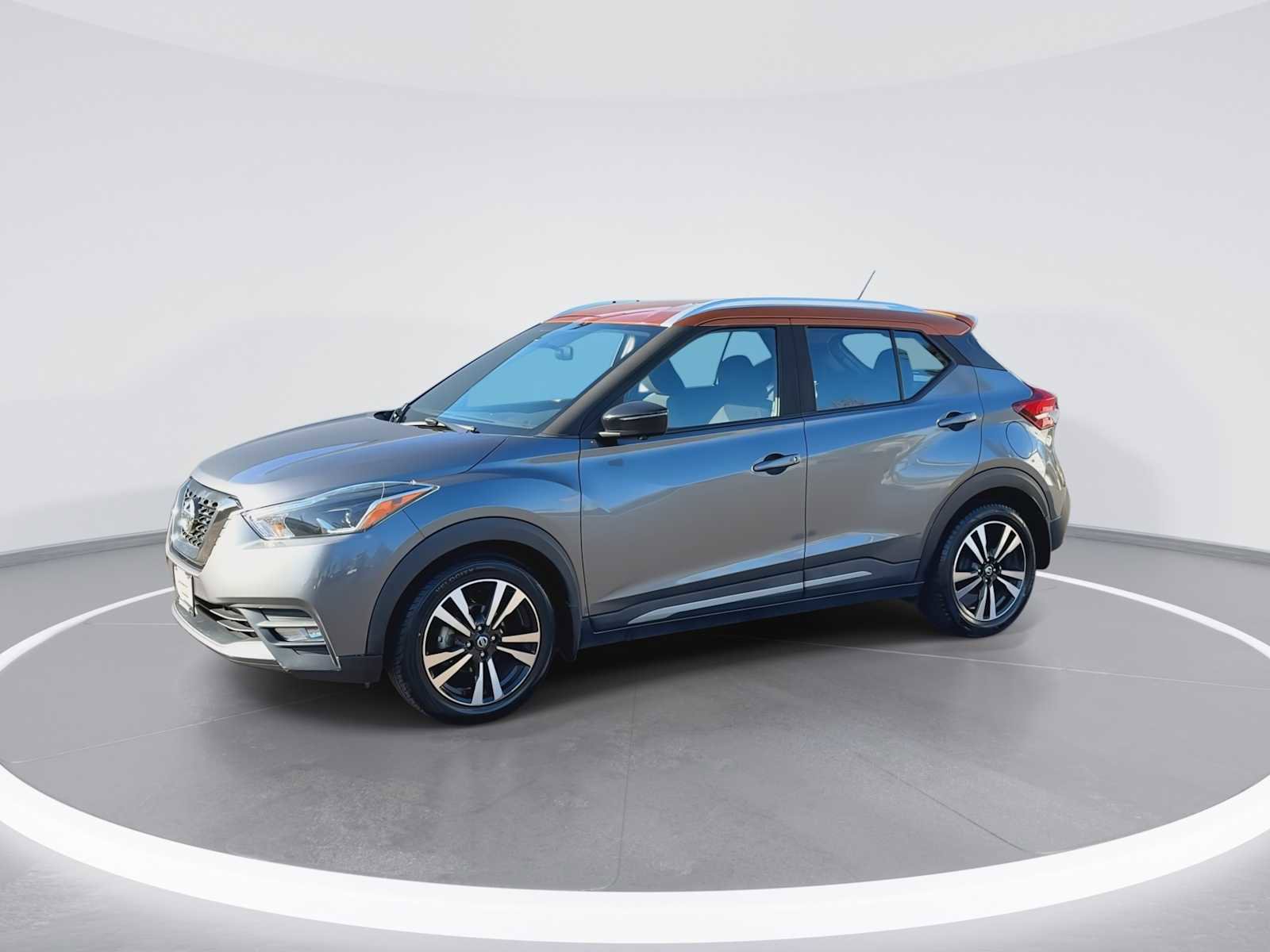 Used 2019 Nissan Kicks SR image 4