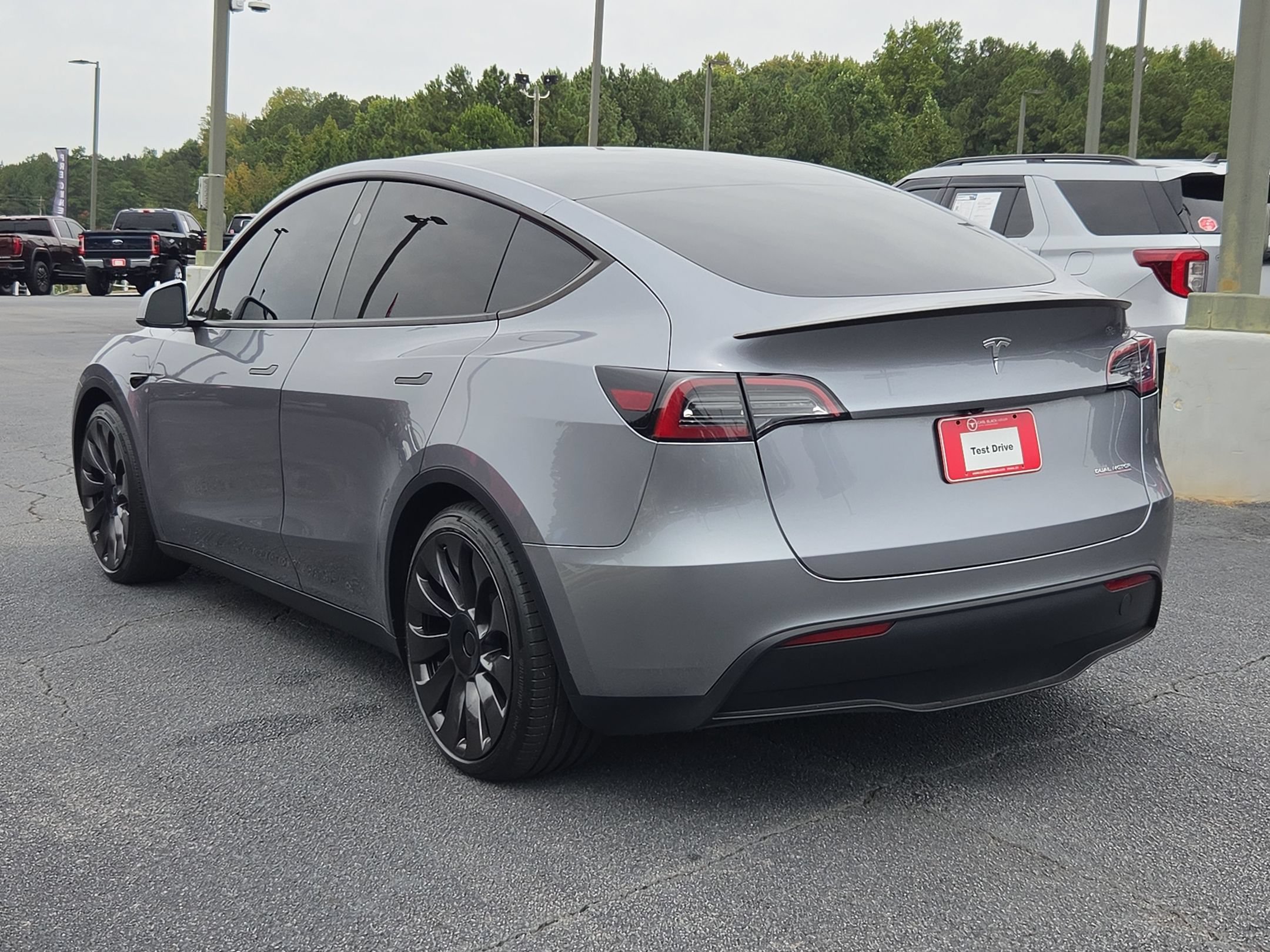Used 2024 Tesla Model Y Performance AWD/4WD image 7